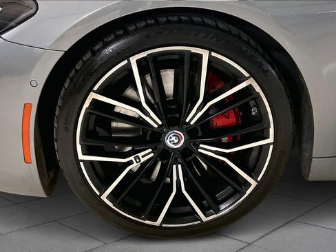 Used 2023 BMW M550i xDrive w/ Dynamic Handling Package image 10