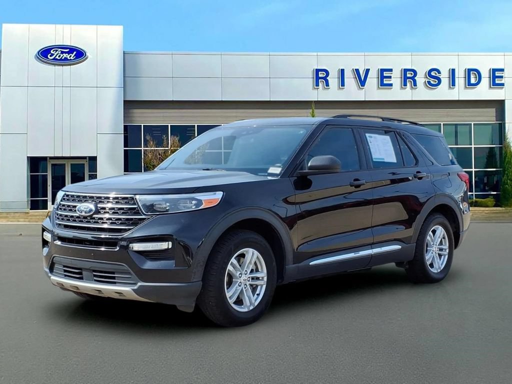Used 2023 Ford Explorer XLT w/ Equipment Group 202A RWD image 3
