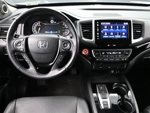 Used 2018 Honda Pilot Touring image 6
