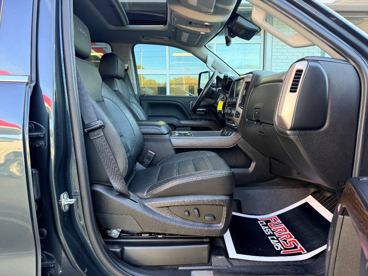 Used 2018 GMC Sierra 2500 Denali w/ Duramax Plus Package AWD/4WD image 39