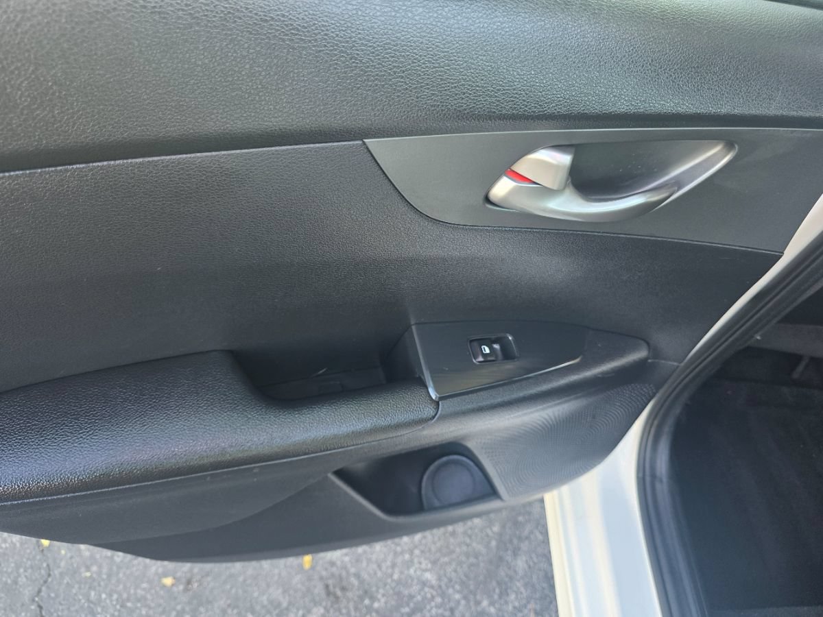 Used 2020 Kia Forte LXS FWD image 36