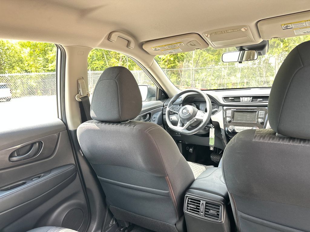 Used 2020 Nissan Rogue S FWD image 26