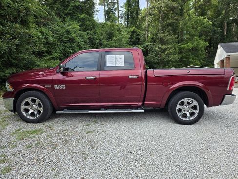 Used 2018 RAM 1500 Laramie w/ Convenience Group AWD/4WD image 2