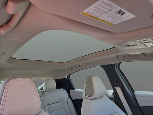 New 2026 Nissan Leaf Platinum+ image 16