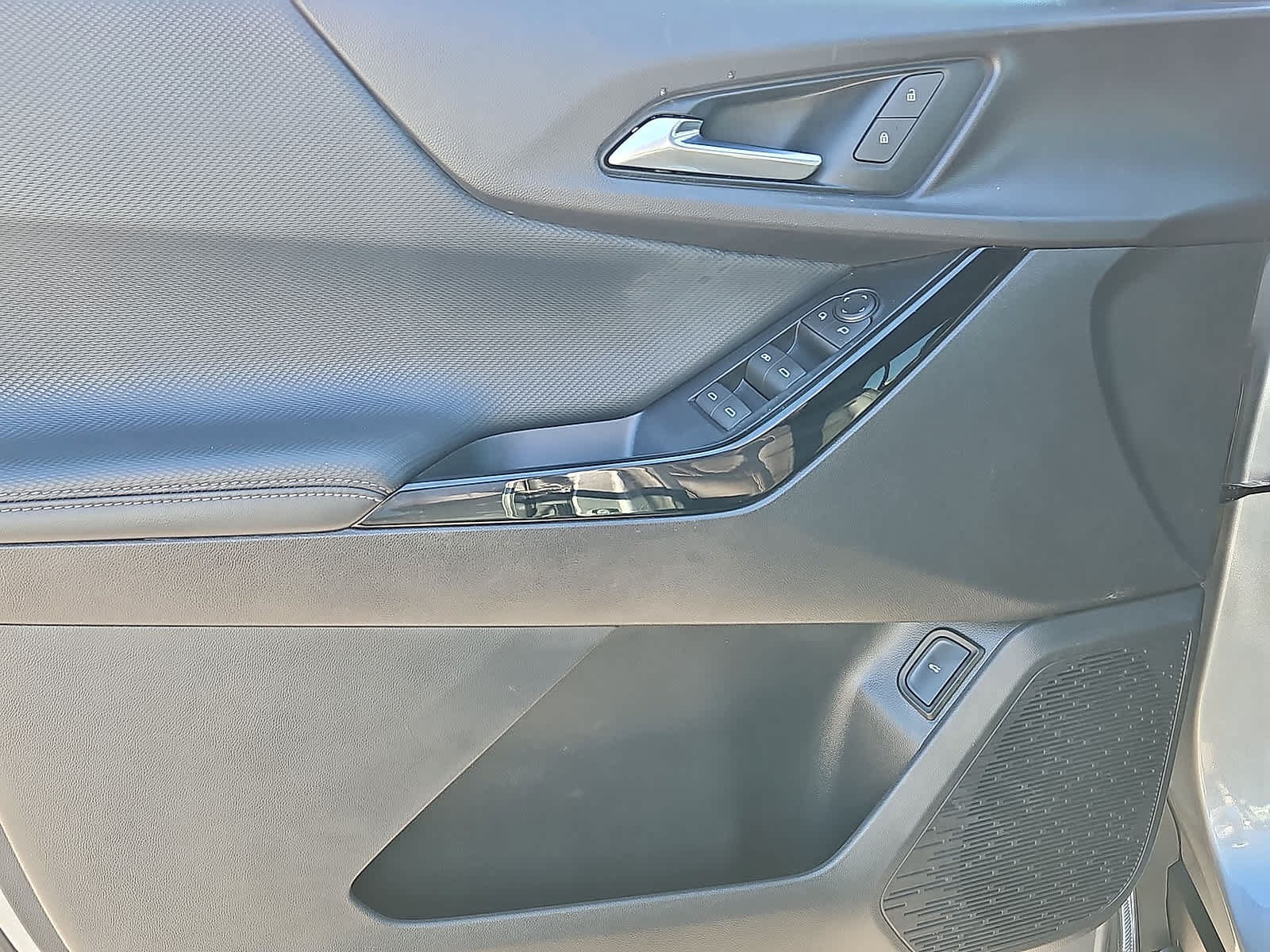 Used 2026 Chevrolet Equinox LT w/ Convenience Package II FWD image 28