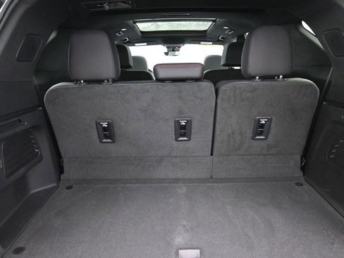 Used 2024 Chevrolet Traverse RS image 15