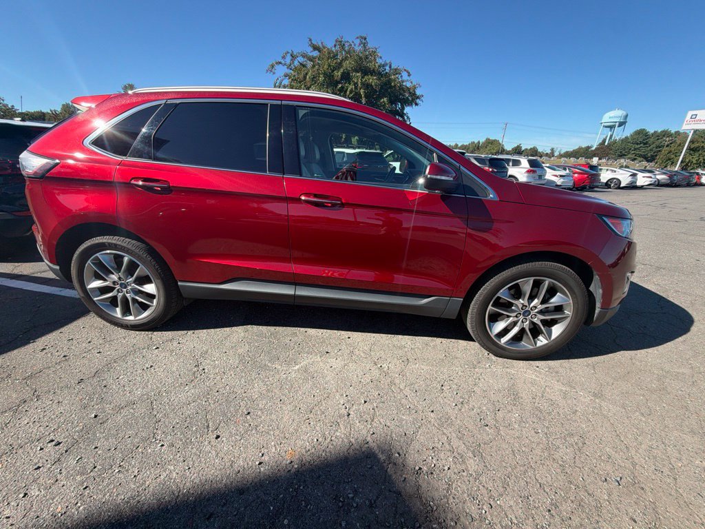 Used 2017 Ford Edge Titanium w/ Technology Package FWD image 3