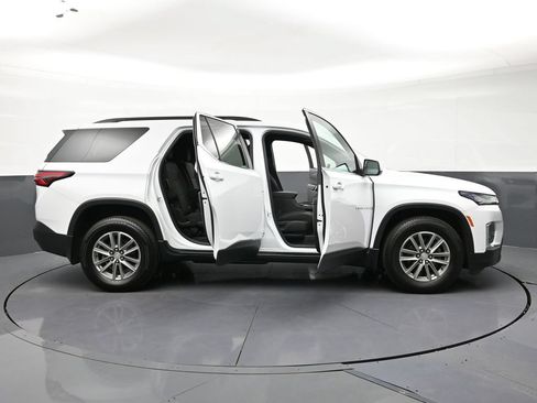 Used 2023 Chevrolet Traverse LT w/ LPO, Floor Liner Package AWD/4WD image 34