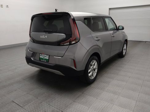 Used 2025 Kia Soul LX w/ LX Technology Package image 9