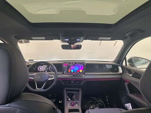 New 2026 Volkswagen Tiguan SE R-Line AWD/4WD image 21