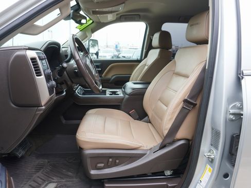 Used 2018 GMC Sierra 3500 Denali w/ Duramax Plus Package image 7