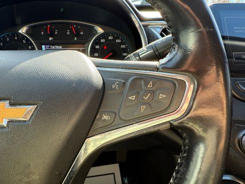 Used 2018 Chevrolet Malibu LT image 16