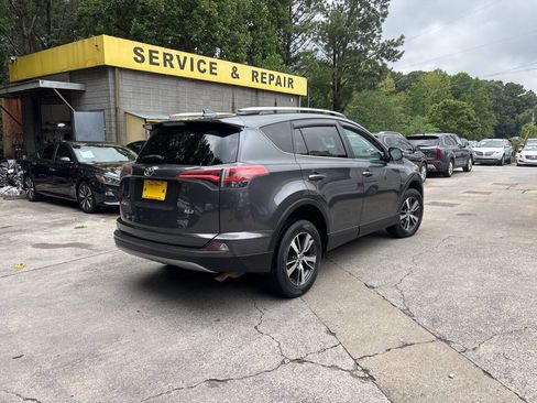 Used 2018 Toyota RAV4 XLE FWD image 5