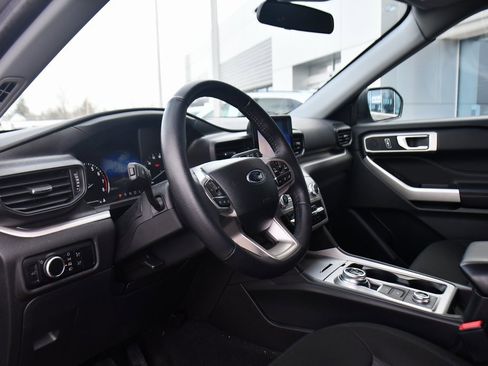 Used 2023 Ford Explorer XLT w/ Class IV Trailer Tow Package image 11