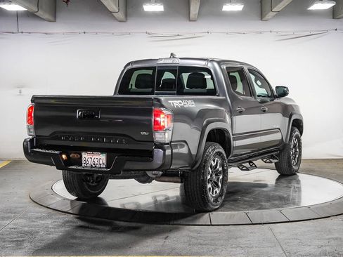 Certified 2020 Toyota Tacoma TRD Off-Road w/ Technology Package AWD/4WD image 4