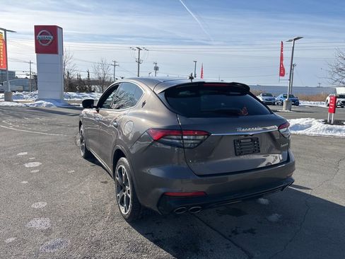 Used 2023 Maserati Levante Modena image 5