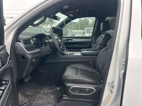 New 2026 Jeep Grand Wagoneer 4WD image 9