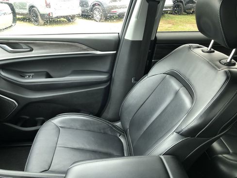 Used 2022 Jeep Grand Cherokee L Limited image 25