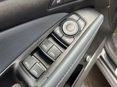 Used 2023 Buick Enclave Premium image 12