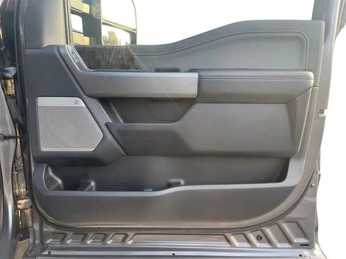 Used 2023 Ford F250 Lariat w/ Sport Appearance Package AWD/4WD image 24