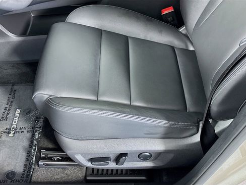 Used 2023 Nissan Rogue SL FWD image 18