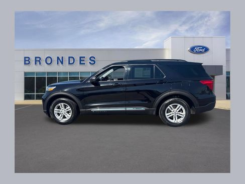 Used 2022 Ford Explorer XLT w/ Equipment Group 202A AWD/4WD image 1