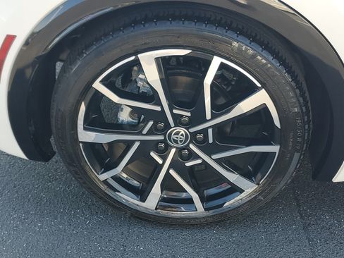 Certified 2024 Toyota Prius Prime FWD image 6
