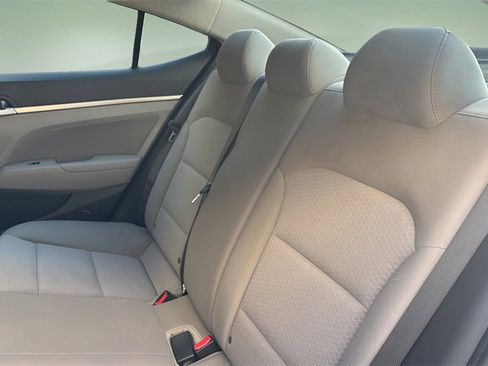 Used 2020 Hyundai Elantra SEL image 12
