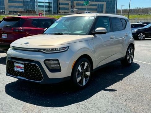 Used 2020 Kia Soul EX FWD image 3