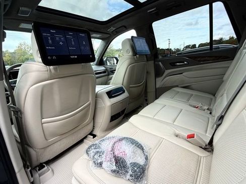 Used 2021 Cadillac Escalade Sport Platinum w/ Heavy-Duty Trailer Package image 22