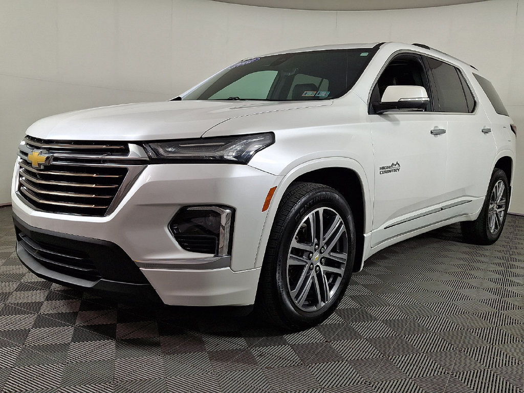 Used 2022 Chevrolet Traverse High Country w/ LPO, Floor Liner Package AWD/4WD image 3