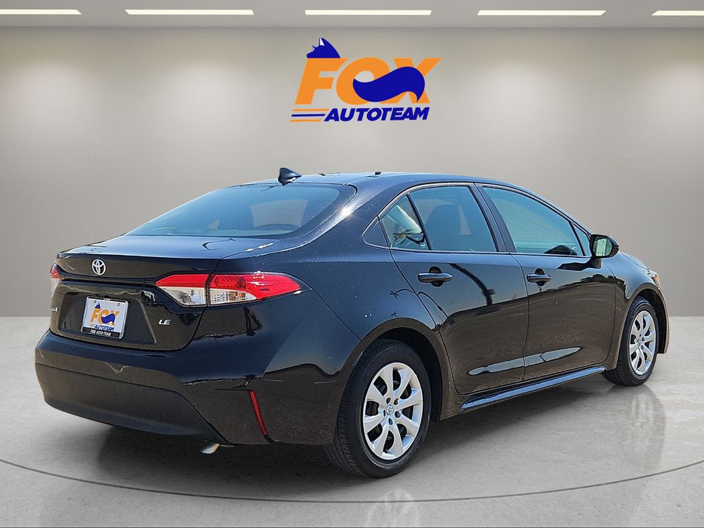 Used 2025 Toyota Corolla LE FWD image 4