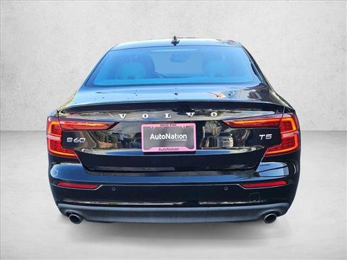 Used 2019 Volvo S60 T5 Momentum image 6