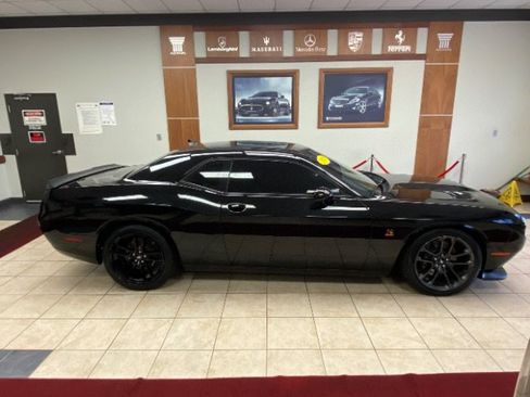 Used 2020 Dodge Challenger R/T Scat Pack RWD image 6