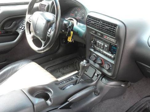 Used 2002 Chevrolet Camaro LT w/ Performance Handling Pkg RWD image 20