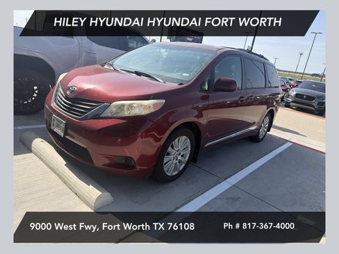 Used 2013 Toyota Sienna LE w/ Towing Pkg AWD/4WD image 1