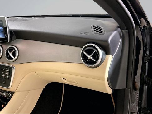 Used 2017 Mercedes-Benz GLA 250 image 17