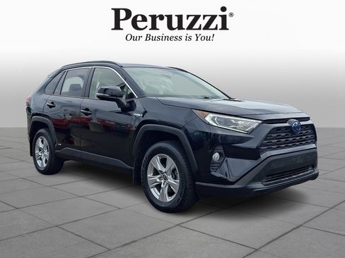 Used 2021 Toyota RAV4 XLE AWD/4WD image 1