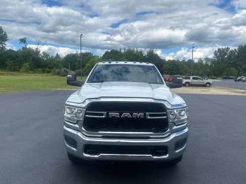 Used 2024 RAM 3500 Tradesman w/ Chrome Appearance Group AWD/4WD image 8