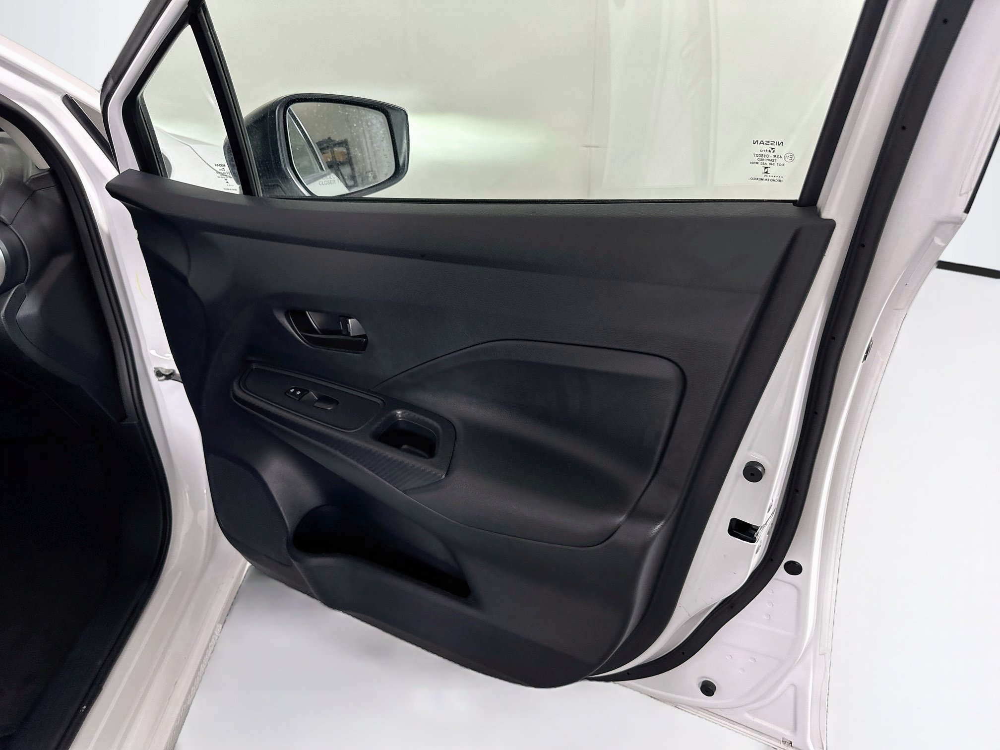 Used 2025 Nissan Versa S FWD image 29