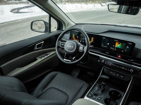New 2026 Kia Carnival FWD image 15