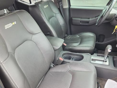 Used 2014 Nissan Xterra PRO-4X w/ Pro-4x Leather Package AWD/4WD image 13