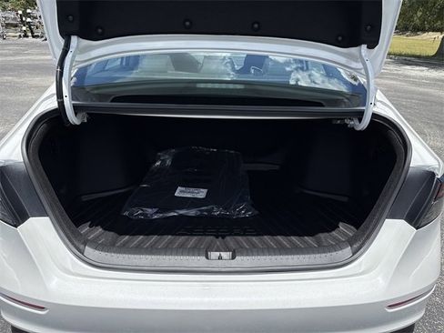 New 2025 Honda Accord LX image 13