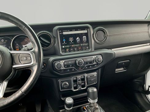 Used 2021 Jeep Wrangler Unlimited Sahara AWD/4WD image 9