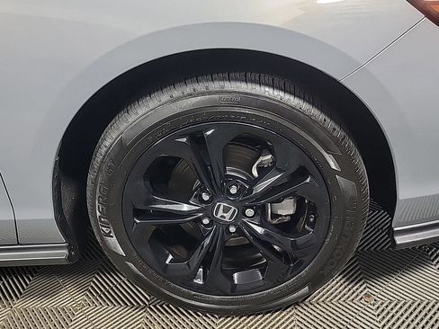 Certified 2025 Honda Accord SE image 3