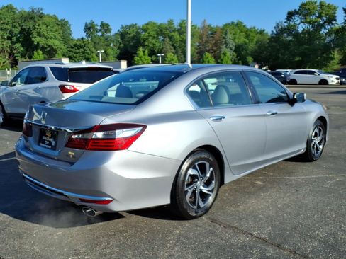 Used 2017 Honda Accord LX image 9