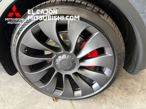 Used 2023 Tesla Model Y Performance AWD/4WD image 6