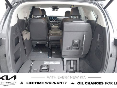 New 2026 Kia Carnival EX image 19