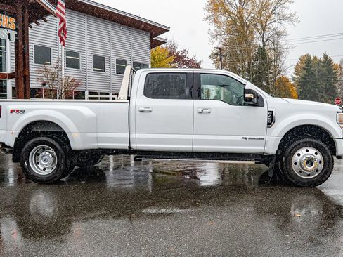 Used 2022 Ford F450 Lariat w/ Lariat Ultimate Package image 2