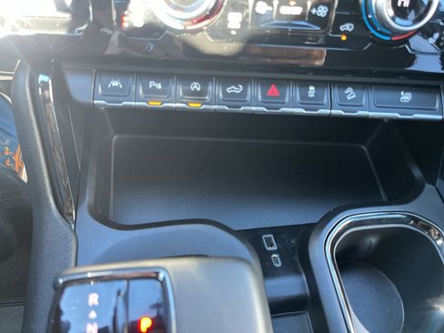 Used 2023 GMC Sierra 1500 AT4 w/ Technology Package image 22